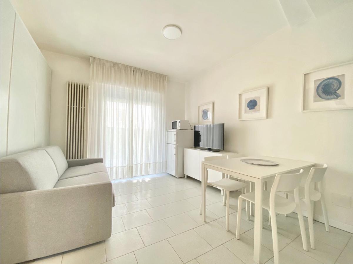 Appartamenti Cristina Carraro Immobiliare - Family Apartments Lido di Jesolo Buitenkant foto