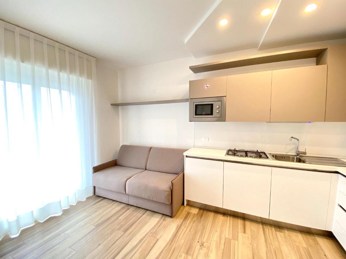 Appartamenti Cristina Carraro Immobiliare - Family Apartments Lido di Jesolo Buitenkant foto