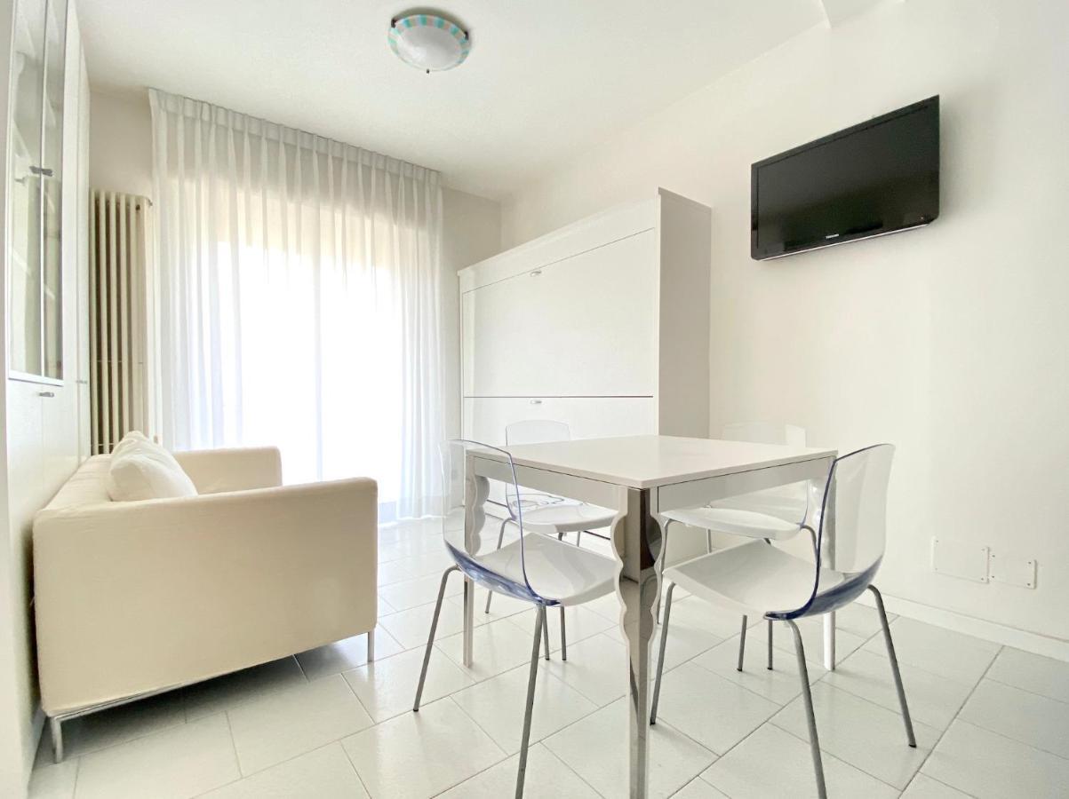 Appartamenti Cristina Carraro Immobiliare - Family Apartments Lido di Jesolo Buitenkant foto