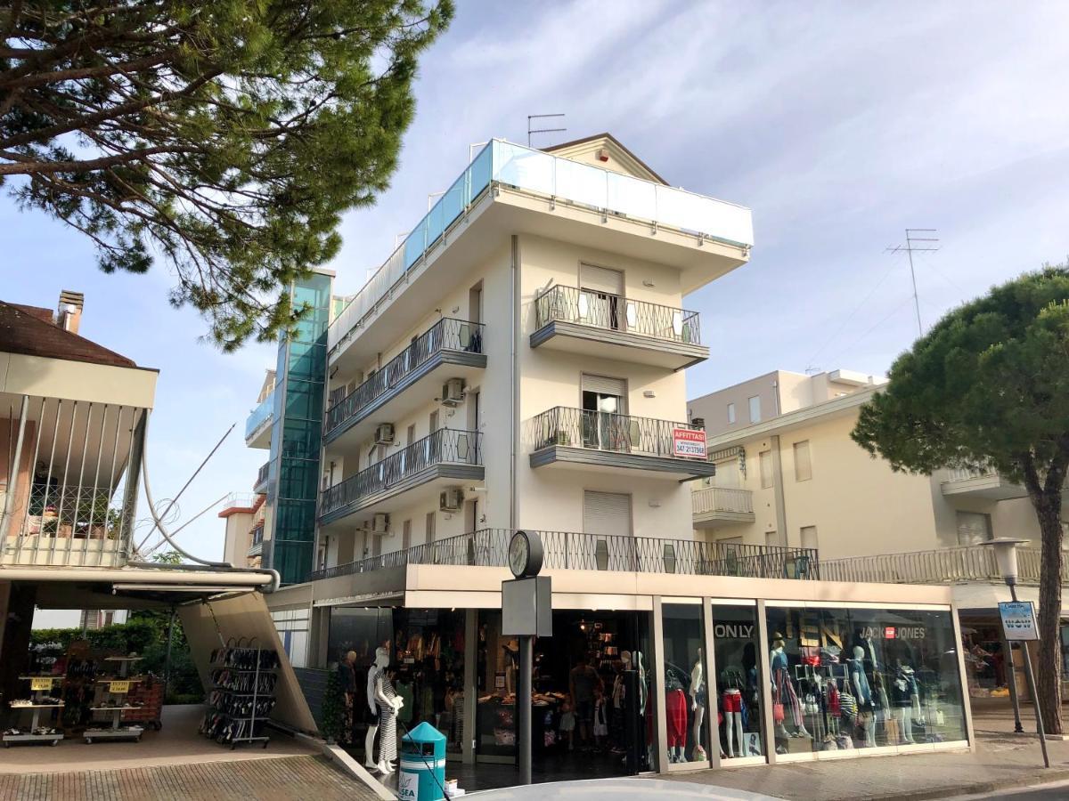 Appartamenti Cristina Carraro Immobiliare - Family Apartments Lido di Jesolo Buitenkant foto