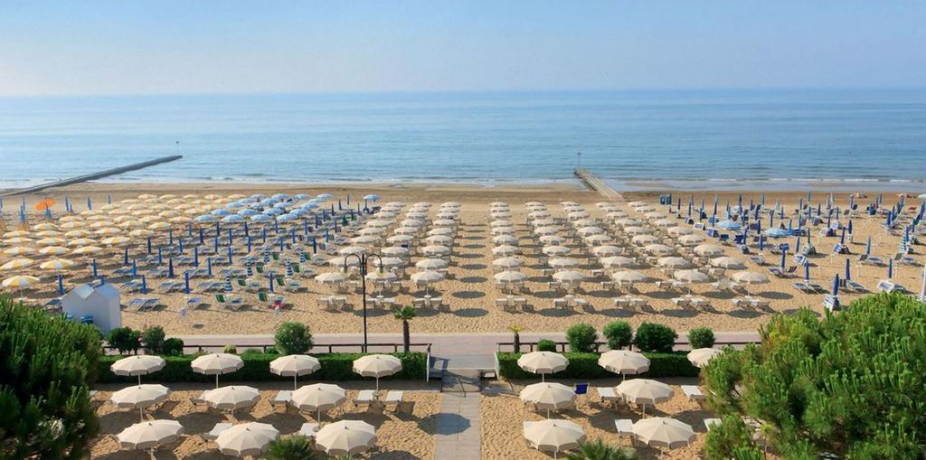 Appartamenti Cristina Carraro Immobiliare - Family Apartments Lido di Jesolo Buitenkant foto